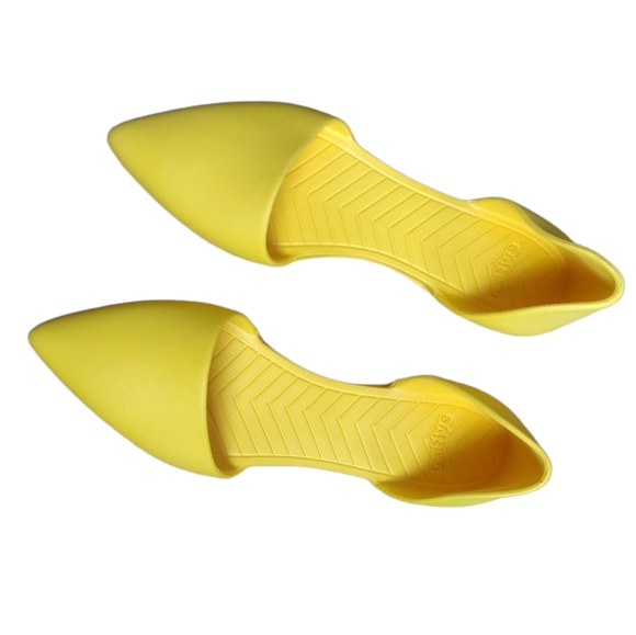Native Audrey Groovy Yellow Flat - Picture 2 of 9